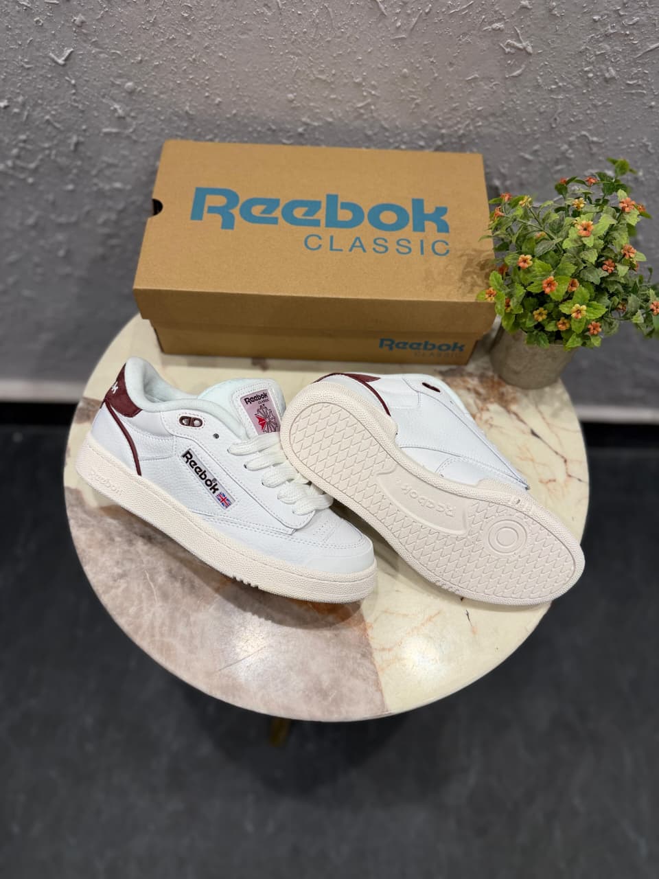 REEBOK CLASSIC WHITE WINE